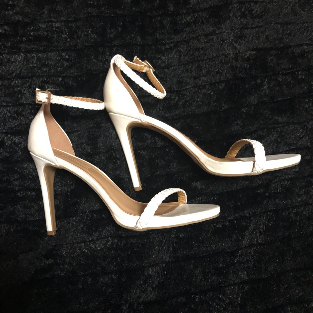 Anne Michelle White One-strap Pumps